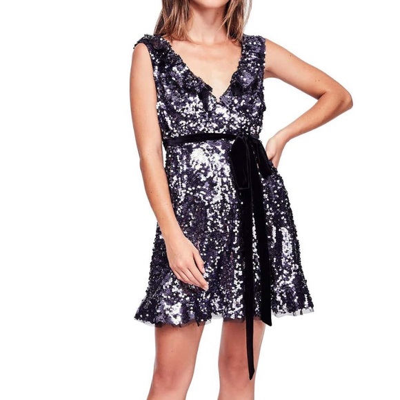 Free People Dresses & Skirts - Free People Siren All Over Sequin Ruffle Dress